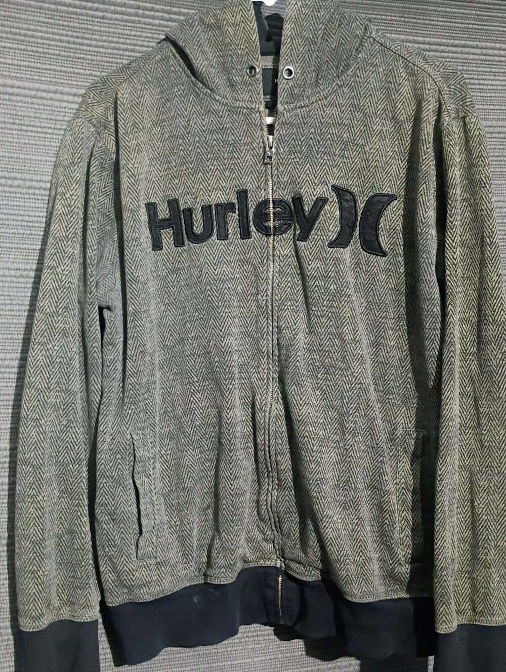 Vintage Y2K Hurley Black & Gray Herringbone Zip-Up Hoodie